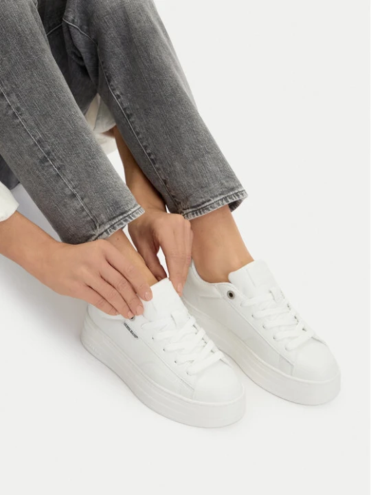 Zdjęcie produktu Sneakersy Guess Jeans WBEO-GSJ0917 Biały