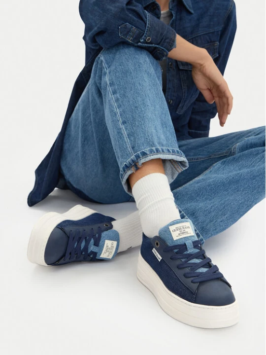 Zdjęcie produktu Sneakersy Guess Jeans WBEO-GSJ0917 Niebieski