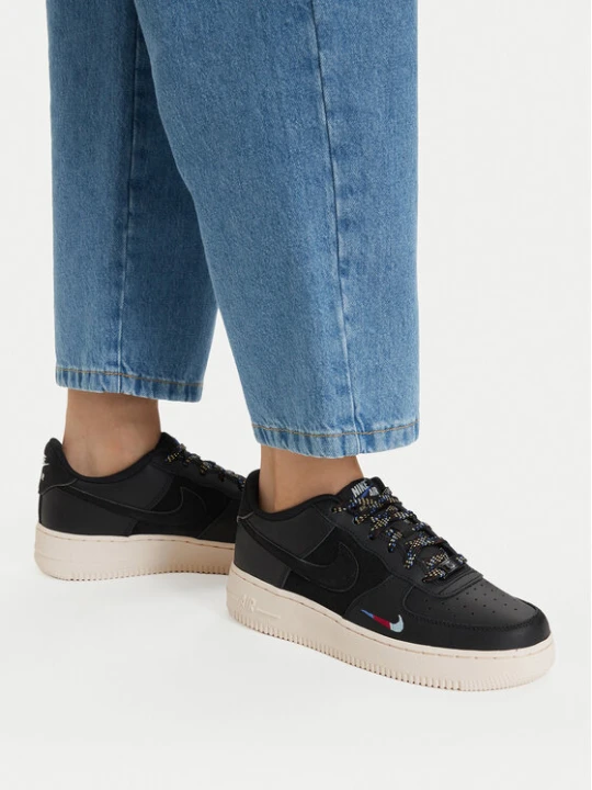 Zdjęcie produktu Sneakersy Nike Air Force 1 LV8 1 (GS) HQ1907 001 Czarny