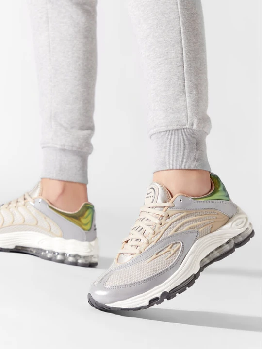 Zdjęcie produktu Sneakersy Nike Air Tuned Max DC9391 200 Beżowy