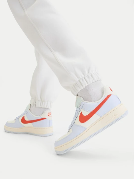 Zdjęcie produktu Sneakersy Nike Wmns Air Force 1 '07 HV0843 085 Błękitny Niebieski jasny