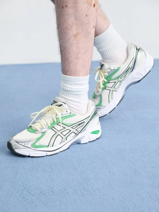 Zdjęcie produktu Sneakersy niskie Asics beżowy
