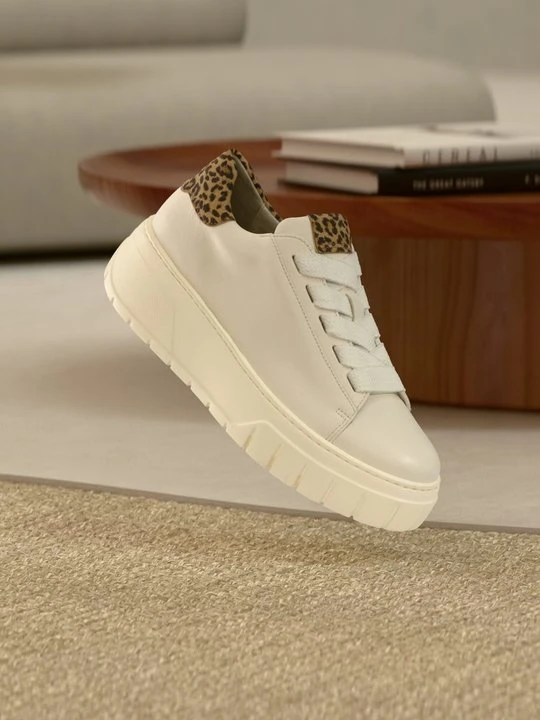 Zdjęcie produktu Sneakersy niskie Gabor mleczny