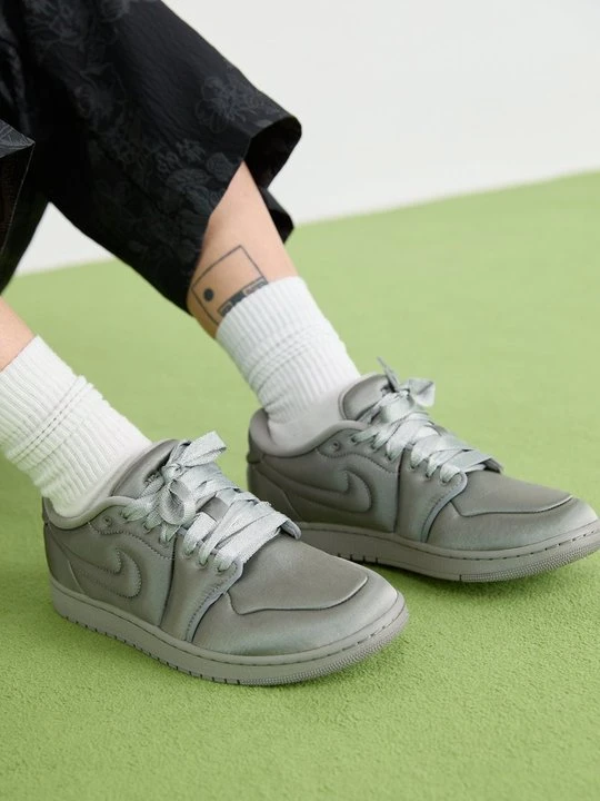 Zdjęcie produktu Sneakersy niskie Jordan szary