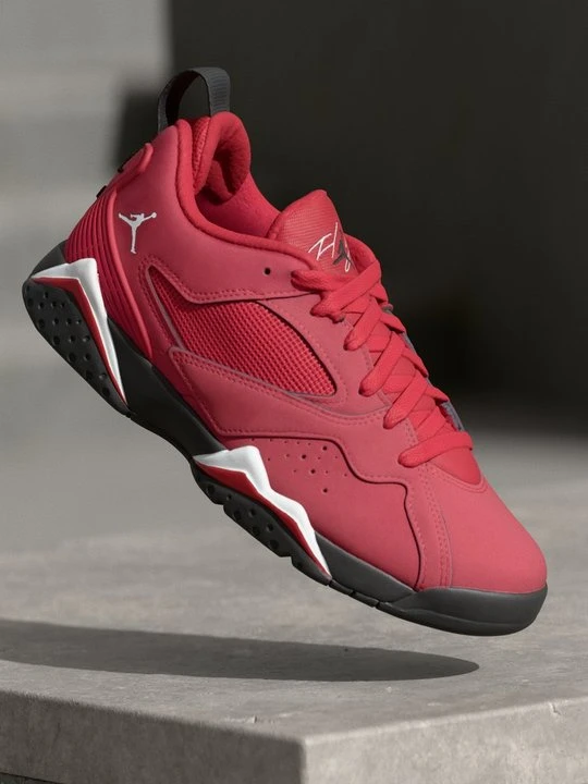Zdjęcie produktu Sneakersy niskie Jordan czerwony