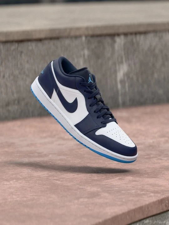 Zdjęcie produktu Sneakersy niskie Jordan granatowy