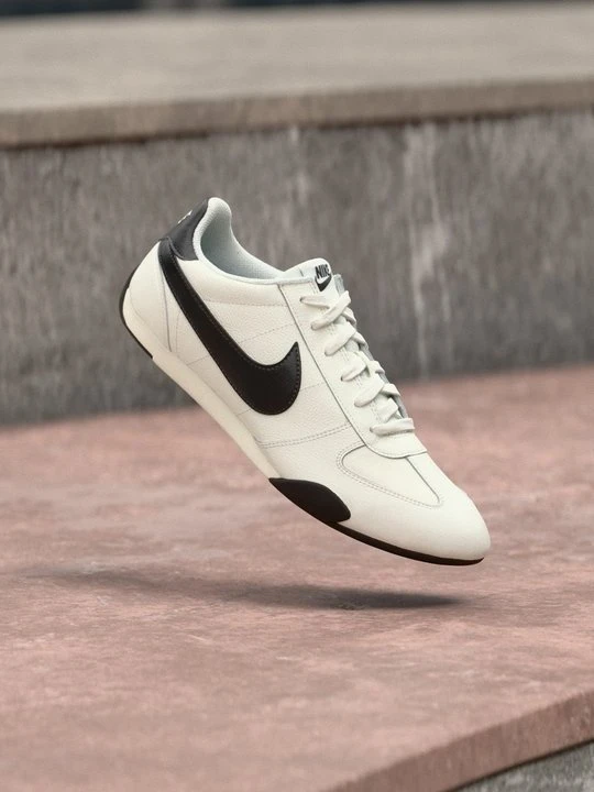 Zdjęcie produktu Sneakersy niskie Nike mleczny