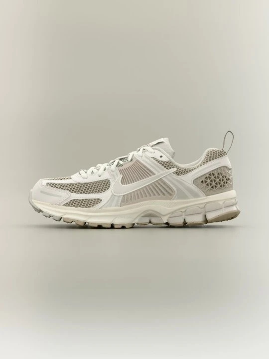 Zdjęcie produktu Sneakersy niskie Nike mleczny
