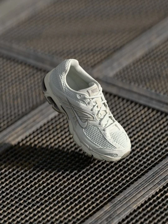 Zdjęcie produktu Sneakersy niskie Nike mleczny