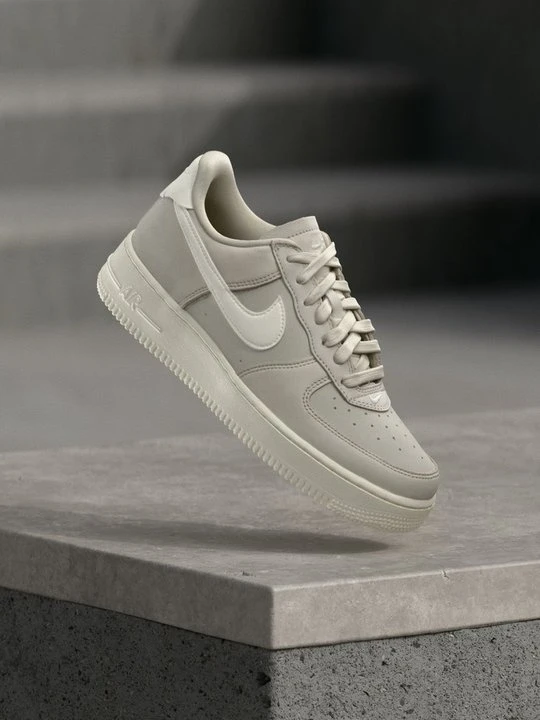 Zdjęcie produktu Sneakersy niskie Nike mleczny