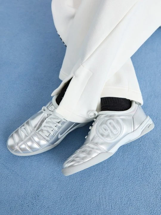 Zdjęcie produktu Sneakersy niskie Nike srebrny