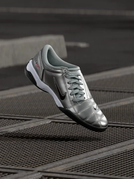 Zdjęcie produktu Sneakersy niskie Nike srebrny