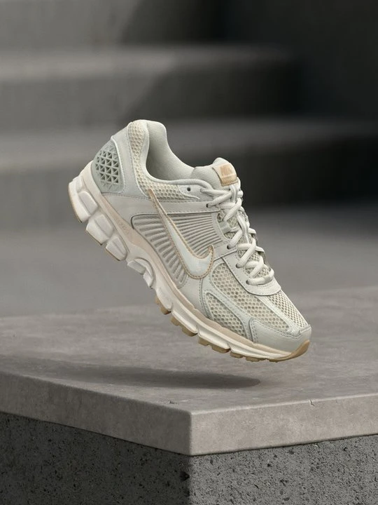Zdjęcie produktu Sneakersy niskie Nike mleczny