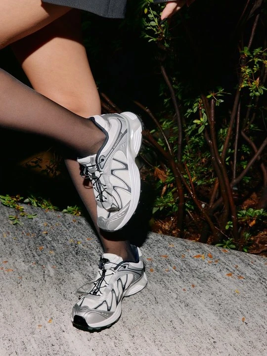 Zdjęcie produktu Sneakersy niskie Salomon srebrny