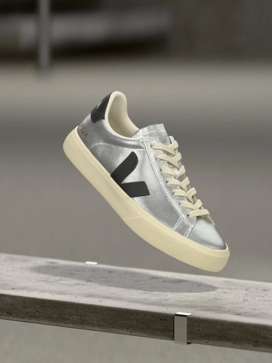 Zdjęcie produktu Sneakersy niskie Veja srebrny