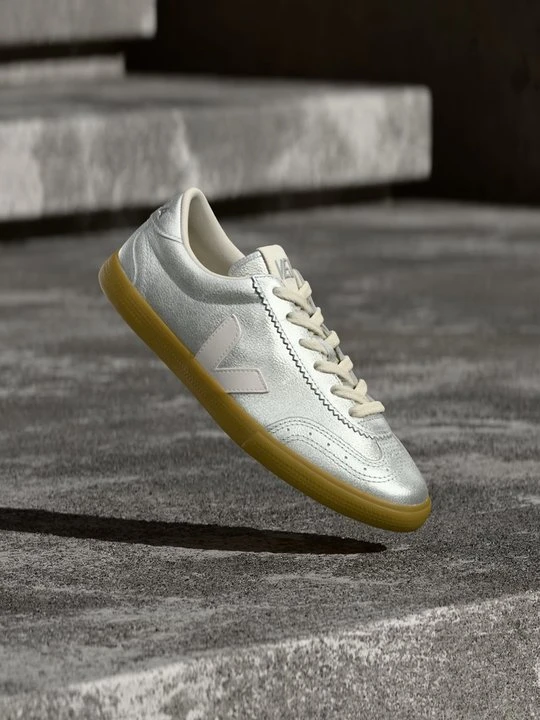 Zdjęcie produktu Sneakersy niskie Veja srebrny