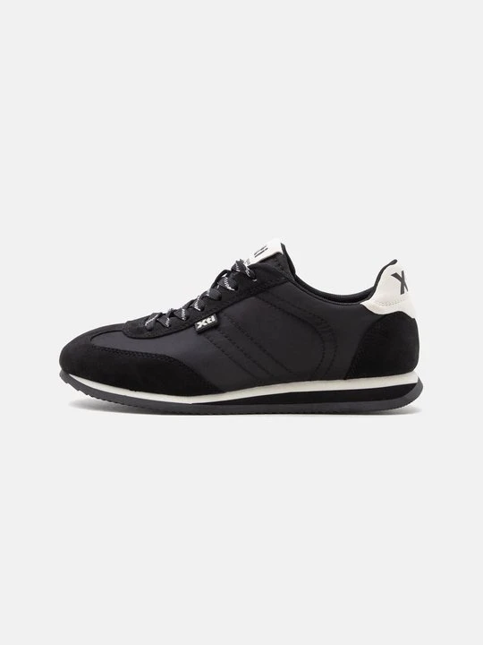 Zdjęcie produktu Sneakersy niskie Xti czarny