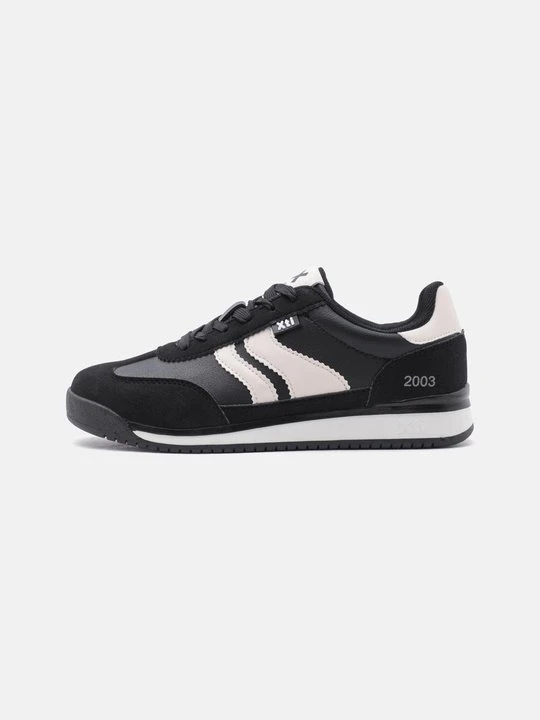 Zdjęcie produktu Sneakersy niskie Xti czarny