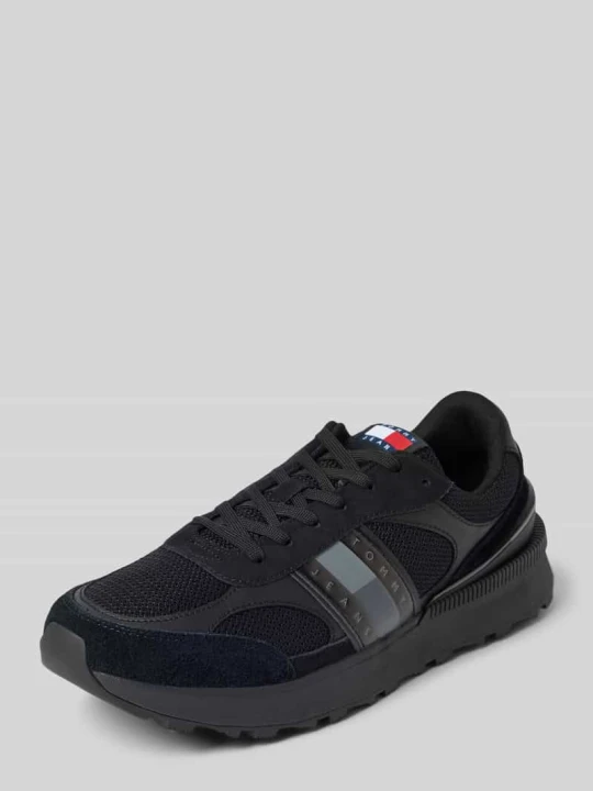 Zdjęcie produktu Niskie sneakersy z wykończeniem z zamszu Tommy Jeans Czarny