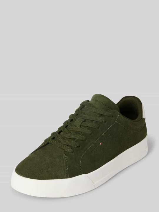 Zdjęcie produktu Sneakersy o niskim kroju ze skóry welurowej model „COURT CORE” Tommy Hilfiger Ciemnozielony