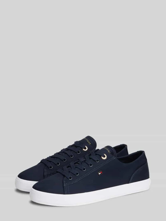 Zdjęcie produktu Sneakersy o niskim kroju z płótna z aplikacją z logo Tommy Hilfiger Ciemnoniebieski