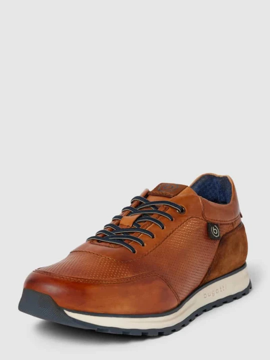 Zdjęcie produktu Sneakersy skórzane z detalem z logo model ‘Cirino’ Bugatti Koniakowy