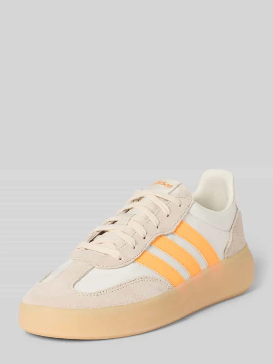 Zdjęcie produktu Sneakersy z mieszanki skóry i tkaniny model „BARREDA DECODE” Adidas Złamany biały