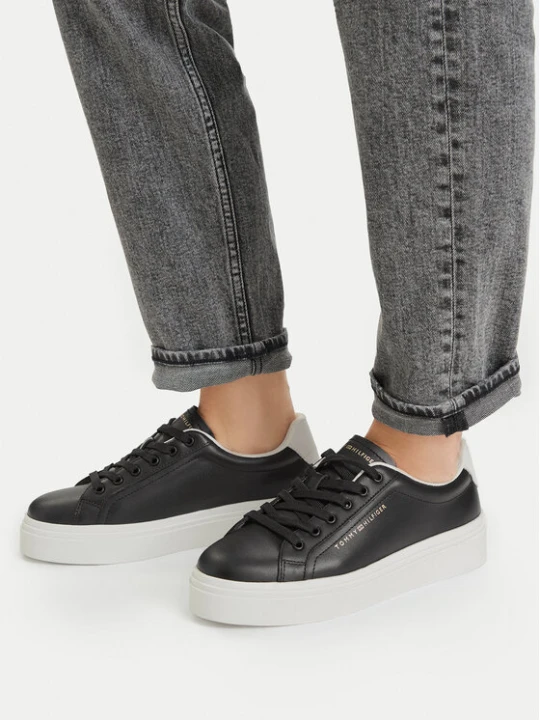 Zdjęcie produktu Sneakersy Tommy Hilfiger Chic Cupsole FW0FW09107 Czarny