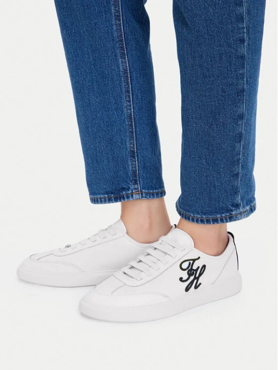 Zdjęcie produktu Sneakersy Tommy Hilfiger Icon FW0FW09402 Biały