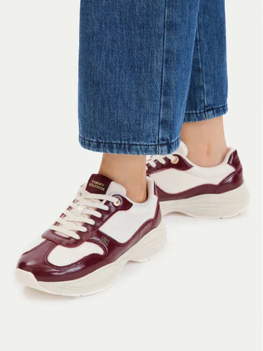 Zdjęcie produktu Sneakersy Tommy Hilfiger Modern Runner Shiny Leather FW0FW09413 Bordowy