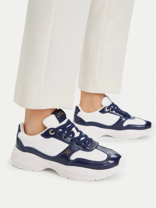 Zdjęcie produktu Sneakersy Tommy Hilfiger Modern Runner Shiny Leather FW0FW09413 Granatowy