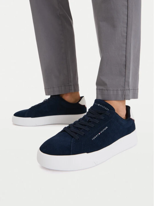 Zdjęcie produktu Sneakersy Tommy Hilfiger Th Court Core Suede FM0FM05716 Granatowy
