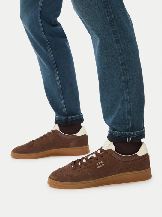Zdjęcie produktu Sneakersy Tommy Jeans The Greenwich Edge Suede EM0EM01732 Brązowy ciemny
