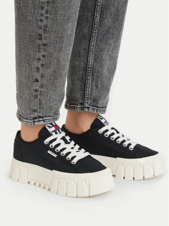 Zdjęcie produktu Sneakersy Tommy Jeans Tj Platform Sneaker Zebra EN0EN03070 Czarny