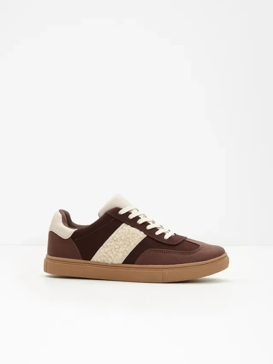Zdjęcie produktu Sneakersy w stylu retro BonPrix brązowy