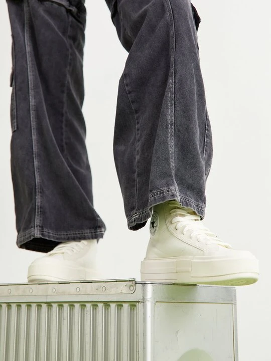 Zdjęcie produktu Sneakersy wysokie Converse mleczny
