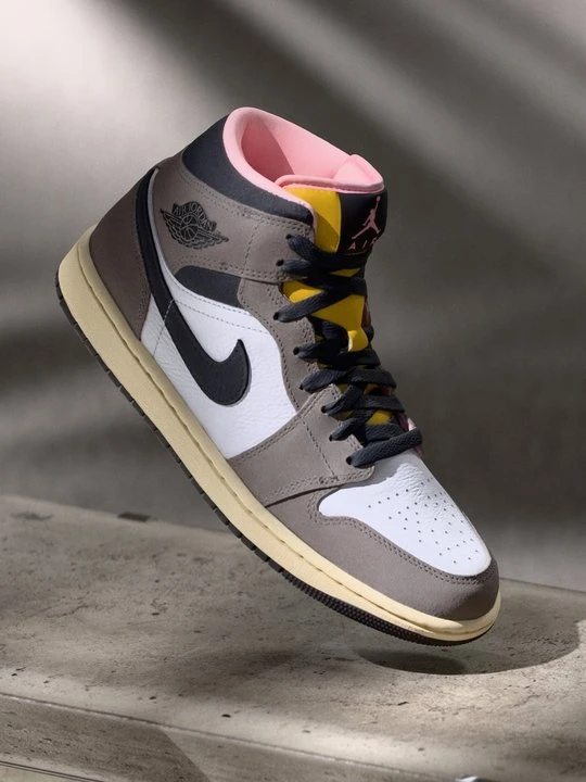 Zdjęcie produktu Sneakersy wysokie Jordan szary