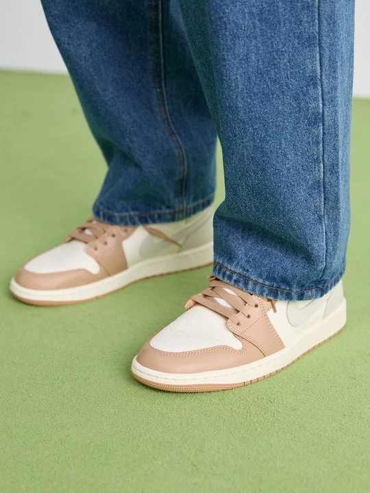 Zdjęcie produktu Sneakersy wysokie Jordan beżowy