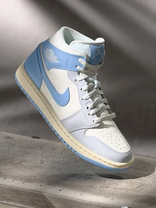 Zdjęcie produktu Sneakersy wysokie Jordan jasnoniebieski