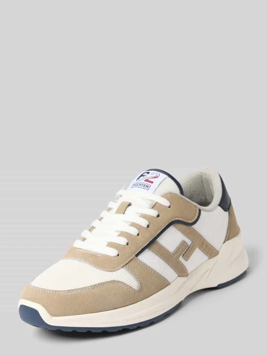 Zdjęcie produktu Sneakersy z detal z logo model 'Alain' HECHTER PARIS Jasnoszary