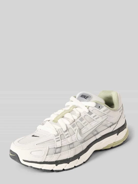 Zdjęcie produktu sneakersy z detal z logo Nike Jasnoszary