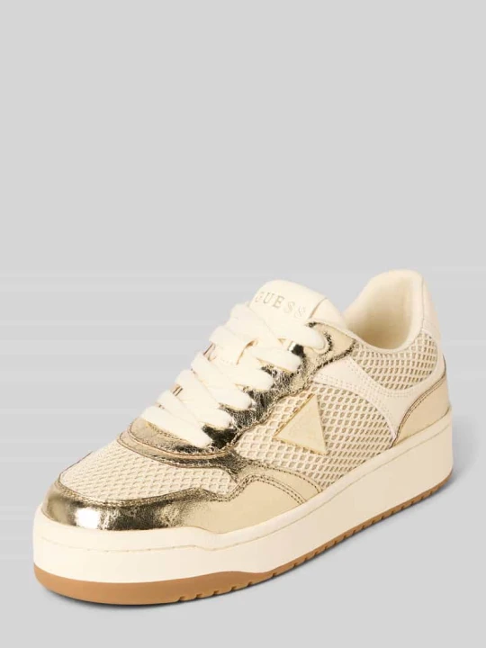 Zdjęcie produktu Sneakersy z detalem z logo Model 'Miram' Guess Złoty