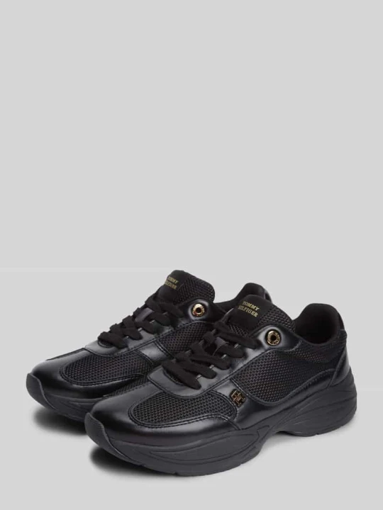 Zdjęcie produktu Sneakersy z naturalnej skóry z detalami z logo Tommy Hilfiger Czarny