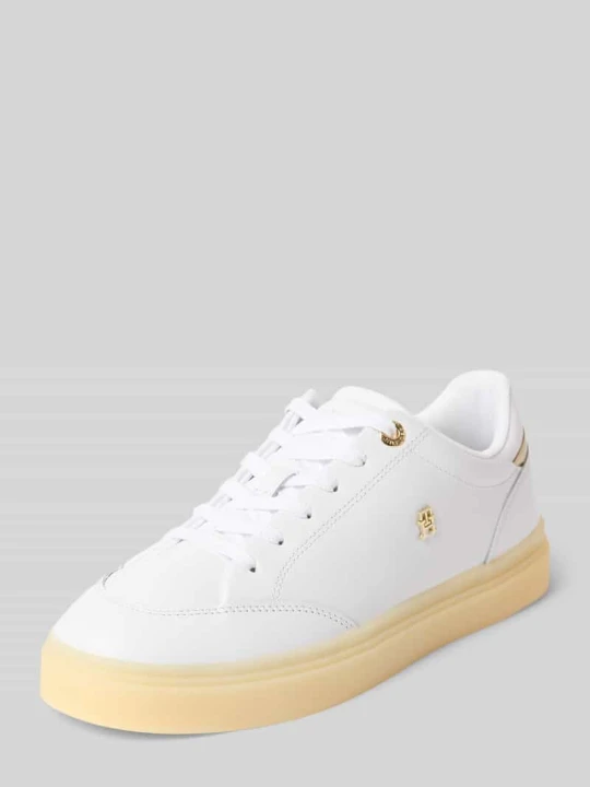 Zdjęcie produktu Sneakersy z naturalnej skóry z detalami z logo Tommy Hilfiger Biały