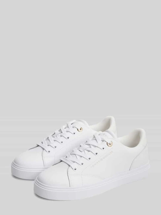 Zdjęcie produktu Sneakersy z naturalnej skóry z detalem z logo Tommy Hilfiger Biały