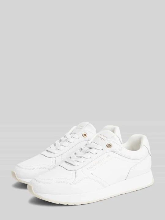 Zdjęcie produktu Sneakersy z naturalnej skóry z napisem z logo Tommy Hilfiger Biały