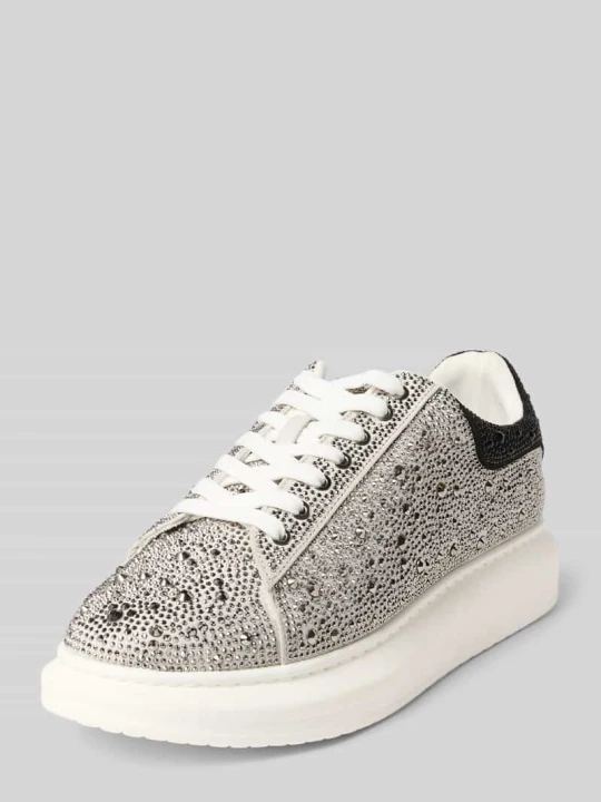 Zdjęcie produktu Sneakersy z nitami na całej powierzchni model 'ICEBOX' Steve Madden Srebrny