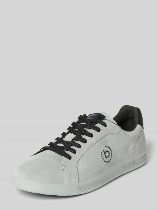 Zdjęcie produktu Sneakersy z powlekanej skóry Model 'Powder' Bugatti Jasnoszary