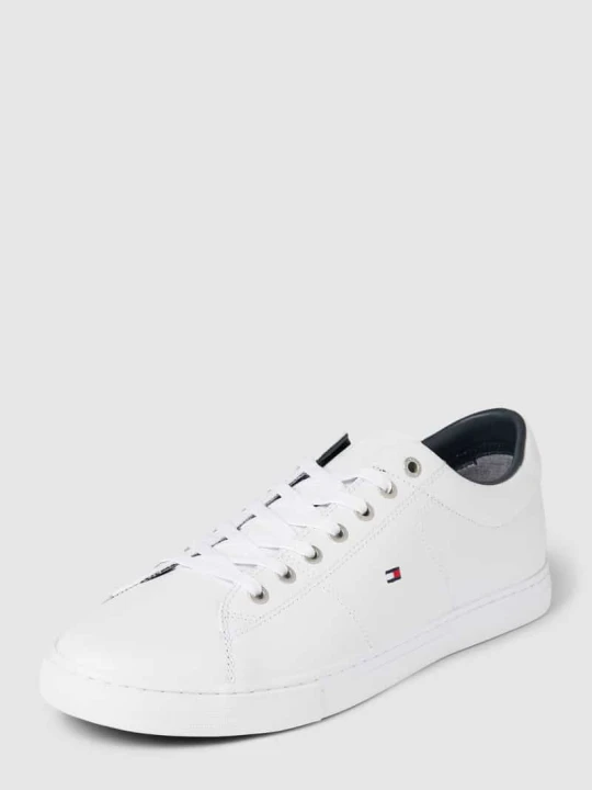 Zdjęcie produktu Sneakersy ze skóry z detalem z logo model ‘ESSENTIAL’ Tommy Hilfiger Biały