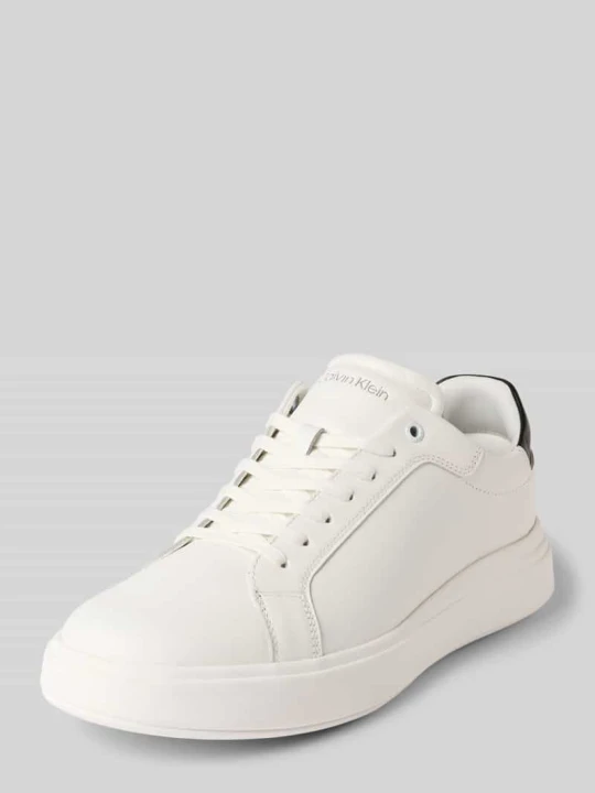 Zdjęcie produktu Sneakery sznurowane z detalem z logo Calvin Klein Biały